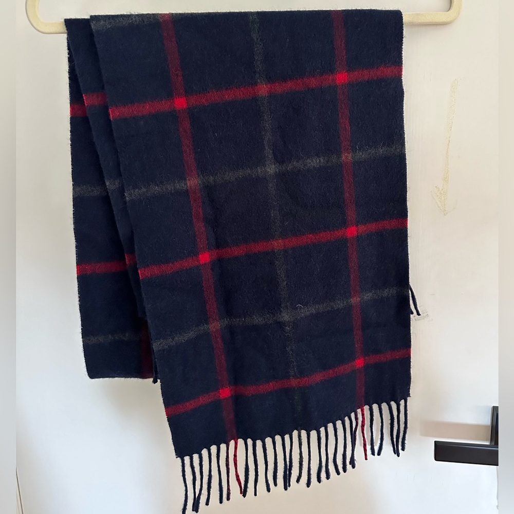 J Crew 100% cashmere scarf unisex like new condition.